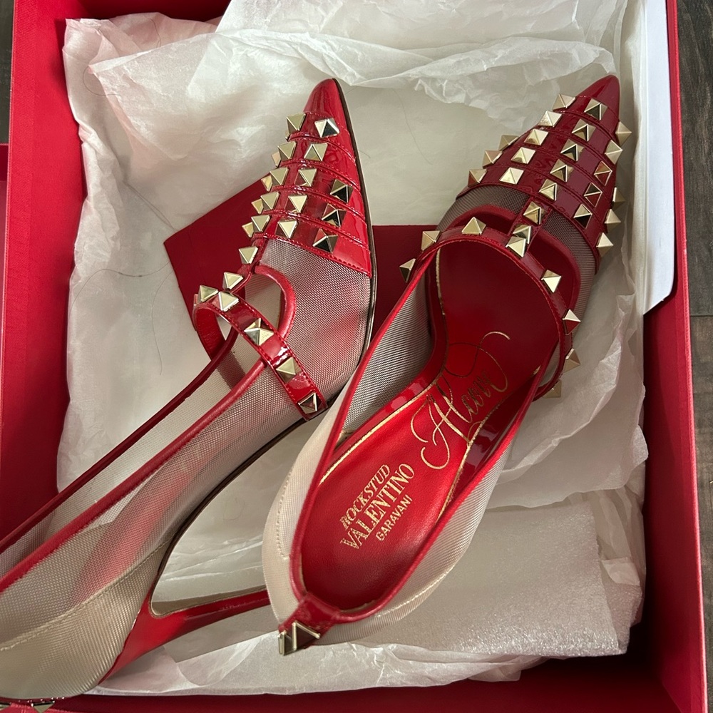 Valentino Garavani Rockstud Alcove Pump, Red - Picture 9 of 9